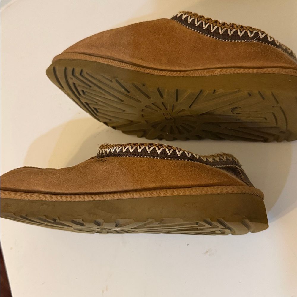 UGG Tasman Tan Suede Slippers with Cozy Lining sz 8 - Picture 5 of 5